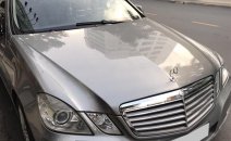 Cần bán gấp Mercedes E300 sản xuất 2009, màu xám, giá 765tr Cần bán gấp Mercedes E300 sản xuất 2009, màu xám, giá 765tr