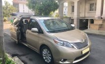 Bán xe Toyota Siena 3.5LE đời 2010, màu vàng, xe nhập Bán xe Toyota Siena 3.5LE đời 2010, màu vàng, xe nhập
