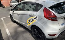 Cần bán Ford Fiesta, đời 2011, số tự động, màu trắng, đi được 75,000 km Cần bán Ford Fiesta, đời 2011, số tự động, màu trắng, đi được 75,000 km