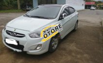 Cần bán gấp xe cũ Hyundai Accent 1.4AT 2011, màu trắng Cần bán gấp xe cũ Hyundai Accent 1.4AT 2011, màu trắng