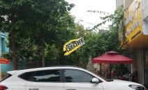 Chính chủ cần bán xe Hyundai Tucson sản xuất 2015, màu trắng Chính chủ cần bán xe Hyundai Tucson sản xuất 2015, màu trắng