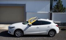 Cần bán xe cũ Mazda 3 đời 2017, màu trắng Cần bán xe cũ Mazda 3 đời 2017, màu trắng