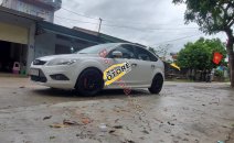 Cần bán gấp Ford Focus 1.8 AT sản xuất 2012, màu trắng Cần bán gấp Ford Focus 1.8 AT sản xuất 2012, màu trắng