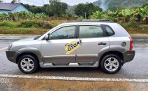 Cần bán xe Hyundai Tucson năm sản xuất 2009, màu bạc, nhập khẩu như mới Cần bán xe Hyundai Tucson năm sản xuất 2009, màu bạc, nhập khẩu như mới