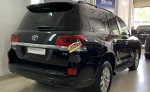 Toyota Land Cruiser 2019 - Màu đen, máy xăng