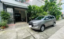 Toyota Innova 2.0E 2020 - Tôi cần bán chiếc xe ô tô Toyota Innova 2.0E 2020 màu vàng đồng
