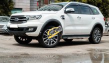 Cần bán xe Ford Everest Titanium sản xuất 2018, màu trắng, nhập khẩu nguyên chiếc Cần bán xe Ford Everest Titanium sản xuất 2018, màu trắng, nhập khẩu nguyên chiếc