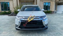 Cần bán Mitsubishi Outlander 2.4 CVT Premium 2018, màu trắng còn mới, 825 triệu Cần bán Mitsubishi Outlander 2.4 CVT Premium 2018, màu trắng còn mới, 825 triệu