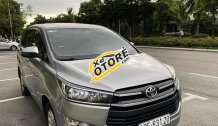 Cần bán xe Toyota Innova 2.0 đời 2017, màu bạc số tự động Cần bán xe Toyota Innova 2.0 đời 2017, màu bạc số tự động